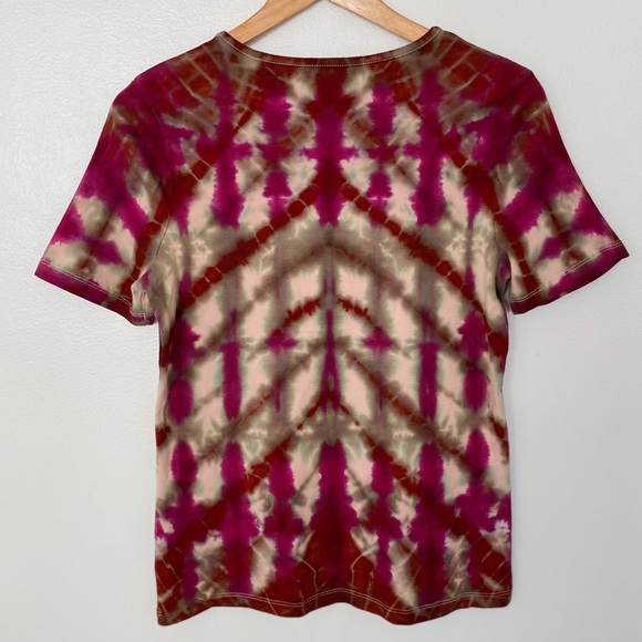 The Pieced V-Neck - Picture 2 of 4